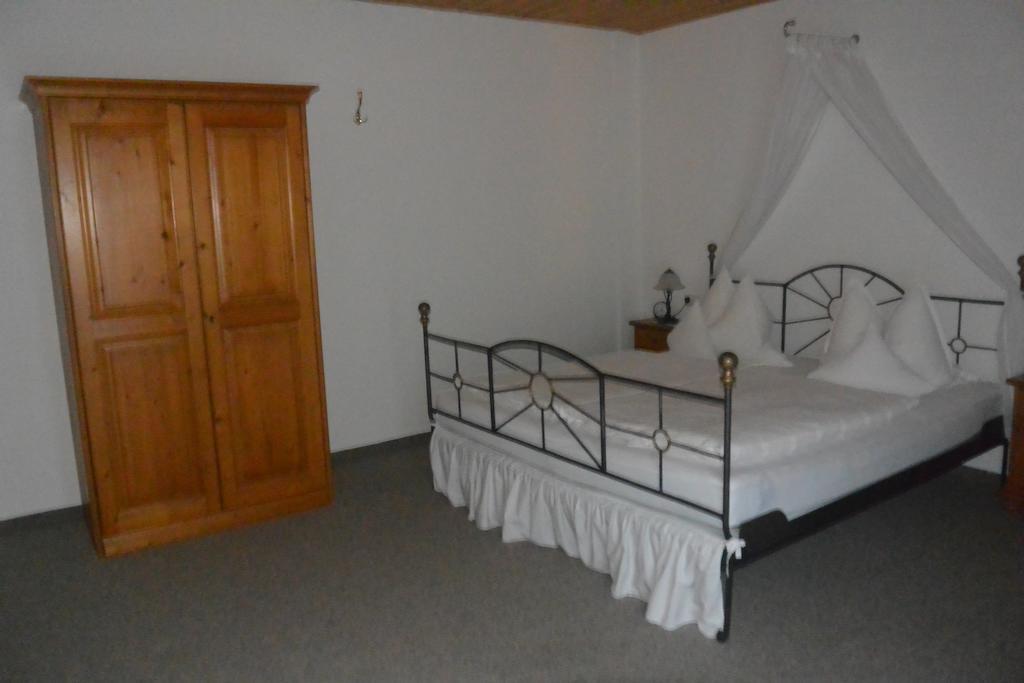 Gaestehaus Doering Mittenwald Pokoj fotografie